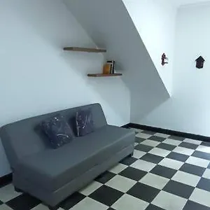Amoblado Amplio Y Confortable, Excelente Ubicacion 